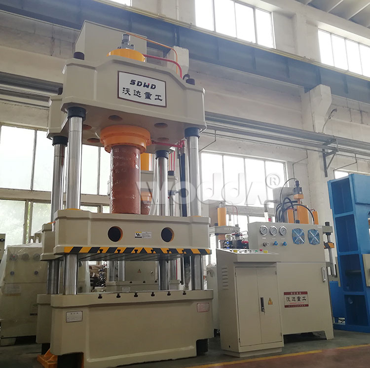 四(sì)柱液壓機