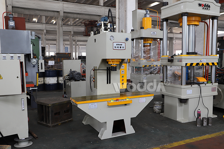 40T四(sì)柱液壓(ya)機