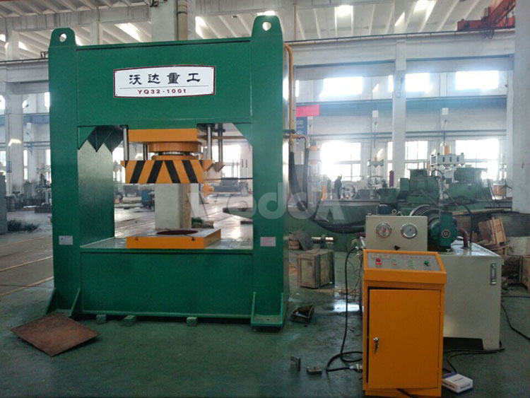 框架式(shi)龍門液壓(ya)機