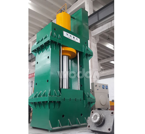 630噸龍門液壓(ya)機