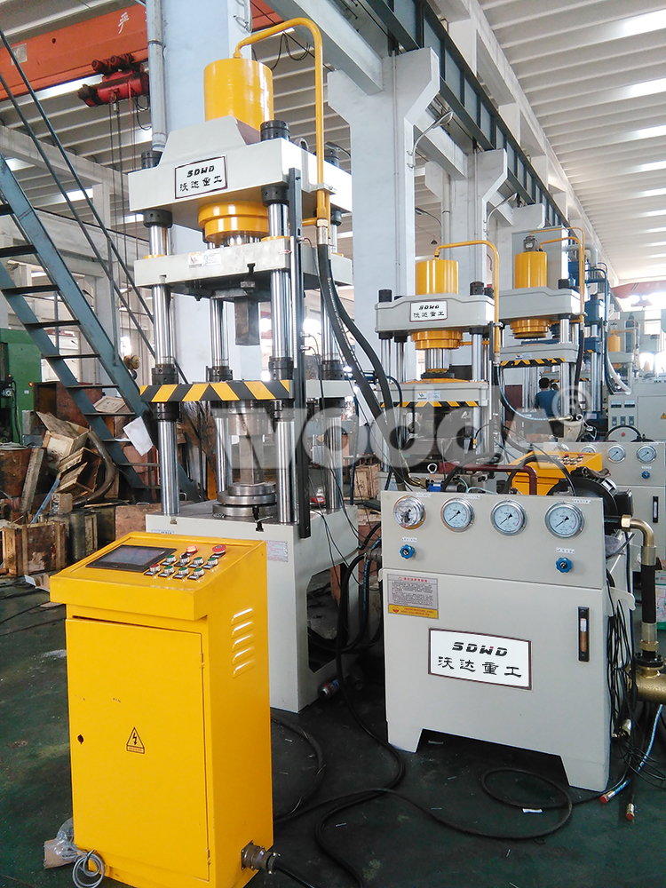 四梁(liang)四柱液壓機