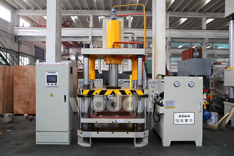 100T四(sì)梁四柱(zhu)液壓機(ji)