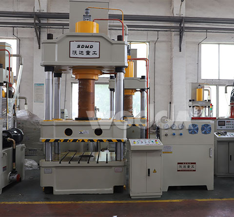 315T四柱(zhù)三梁液(ye)壓機