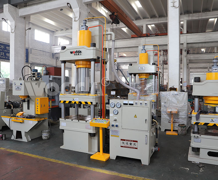 四柱三(san)梁液壓機參(cān)數