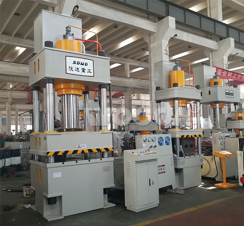 315噸四柱(zhù)液壓機