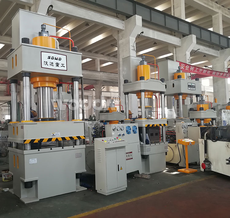 315噸四(si)柱液壓機