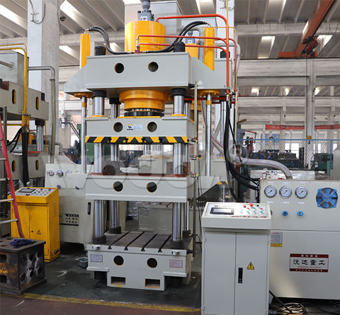 500噸(dun)四梁四柱(zhù)液壓機