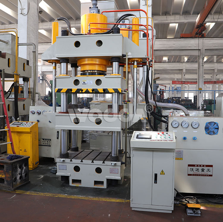 500噸四梁四(sì)柱液壓機