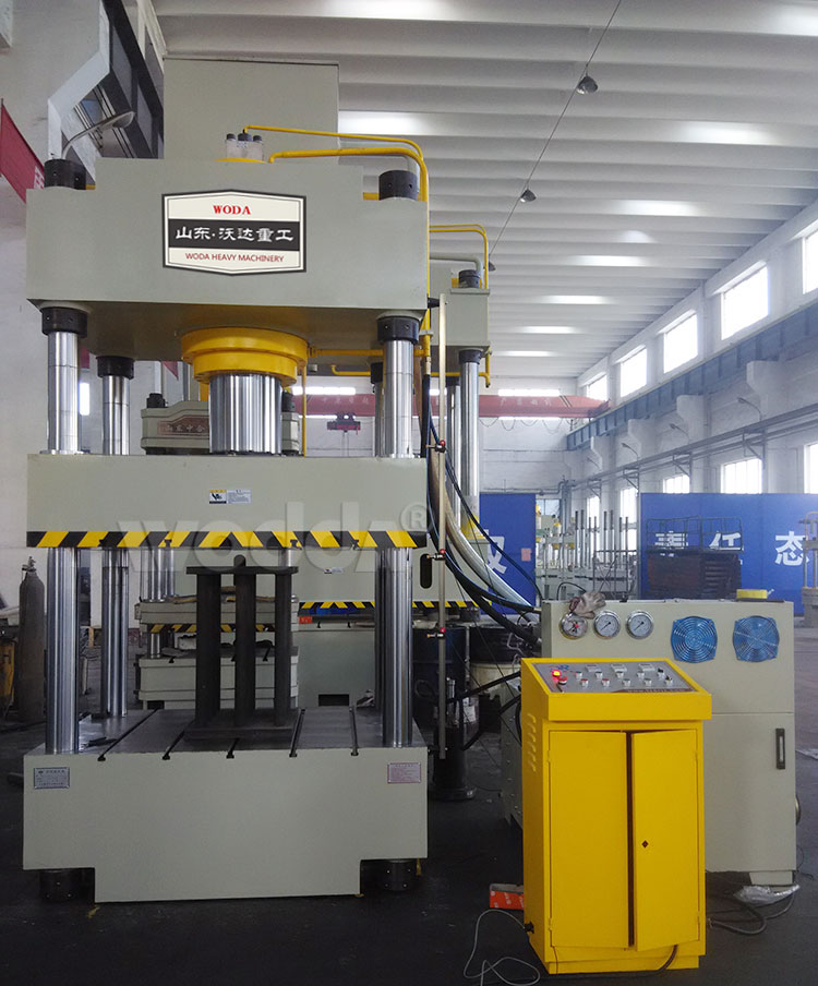 三梁四柱(zhu)液壓機