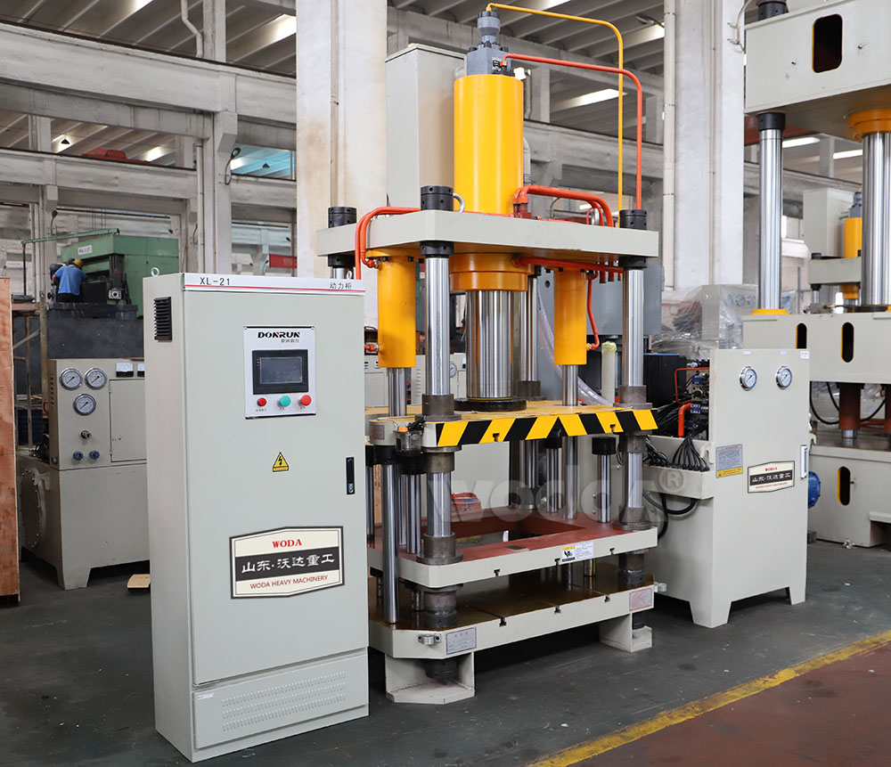 100噸四梁(liáng)四柱液(yè)壓機