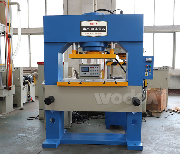 大噸(dūn)位龍門液壓(yā)機