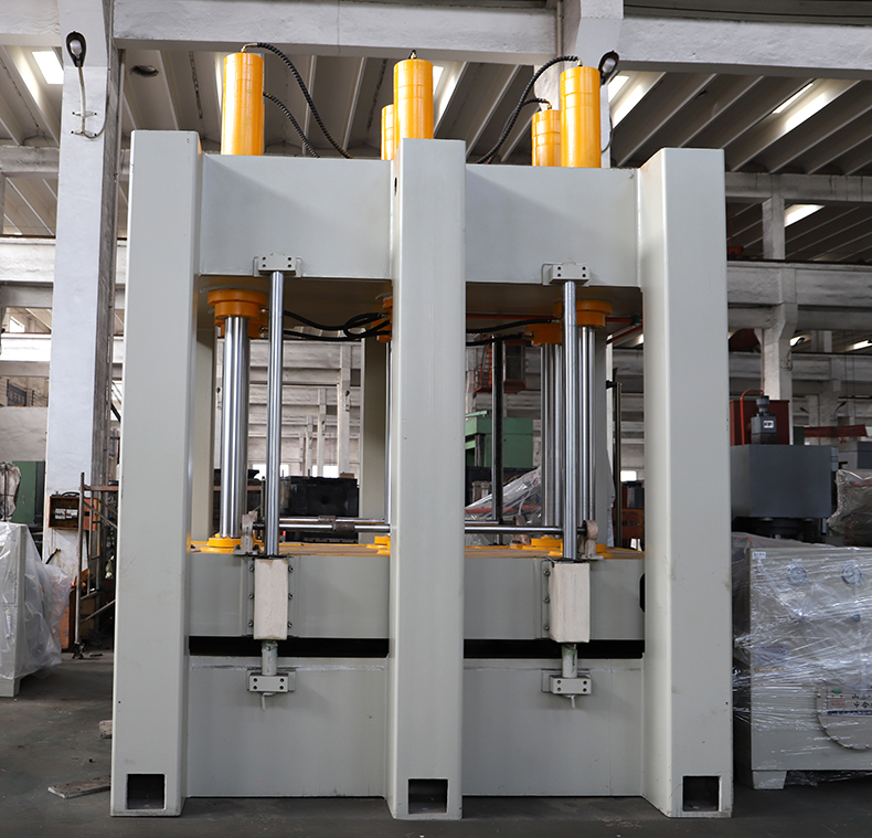 建築隔(gé)溫新型材料(liào)成型機實物(wù)圖