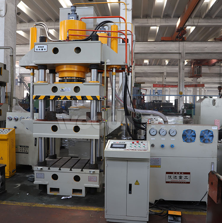 四梁四(si)柱液壓機