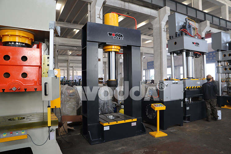 315龍門液(ye)壓機