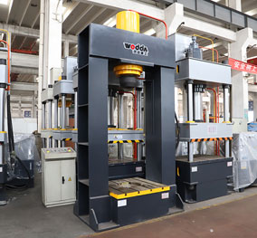 龍(long)門液壓(ya)機