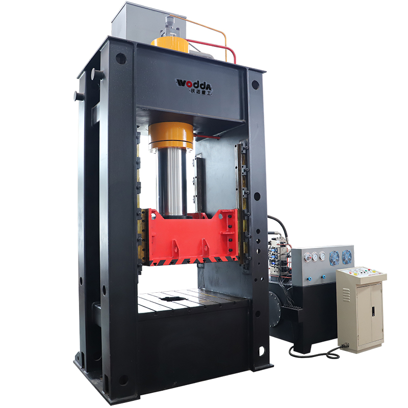 500T熱模鍛(duan)液壓機