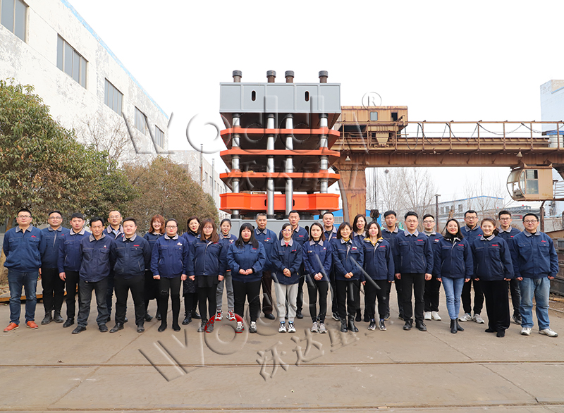 大型(xíng)橡膠密封圈熱壓(yā)成型液壓機