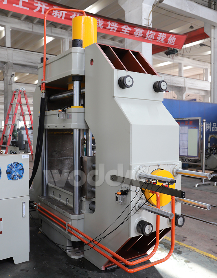 帶側缸液(yè)壓機