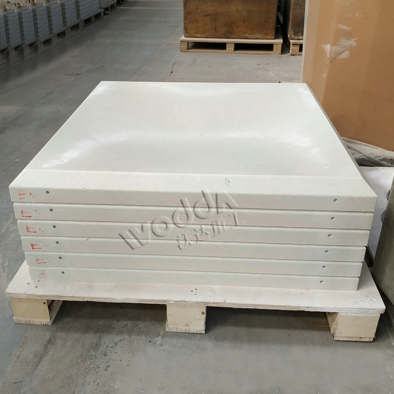 800噸(dun)玻璃鋼水箱闆(pan)液壓機