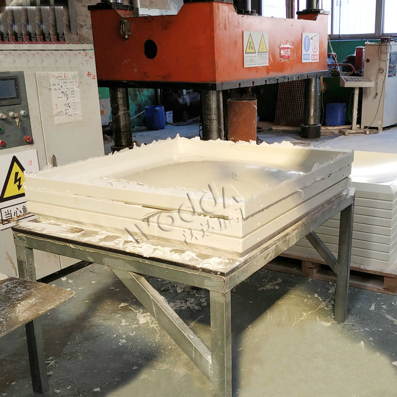 800噸玻璃(li)鋼水箱闆液壓(ya)機