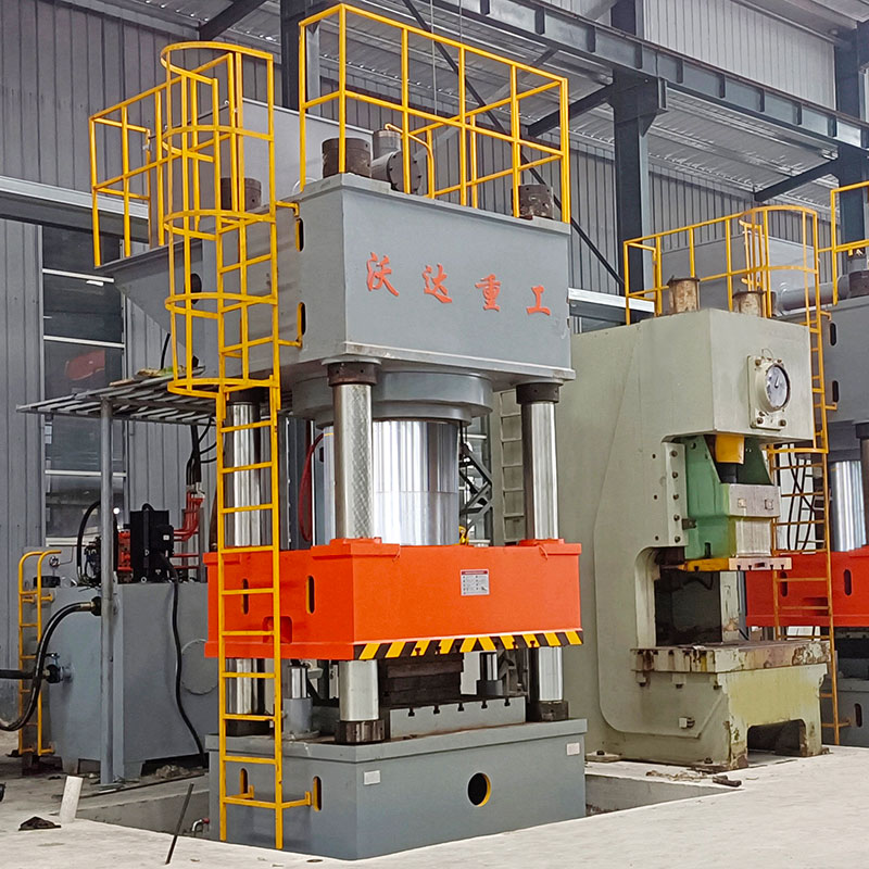 2000噸(dun)單缸四(si)柱液壓(yā)機