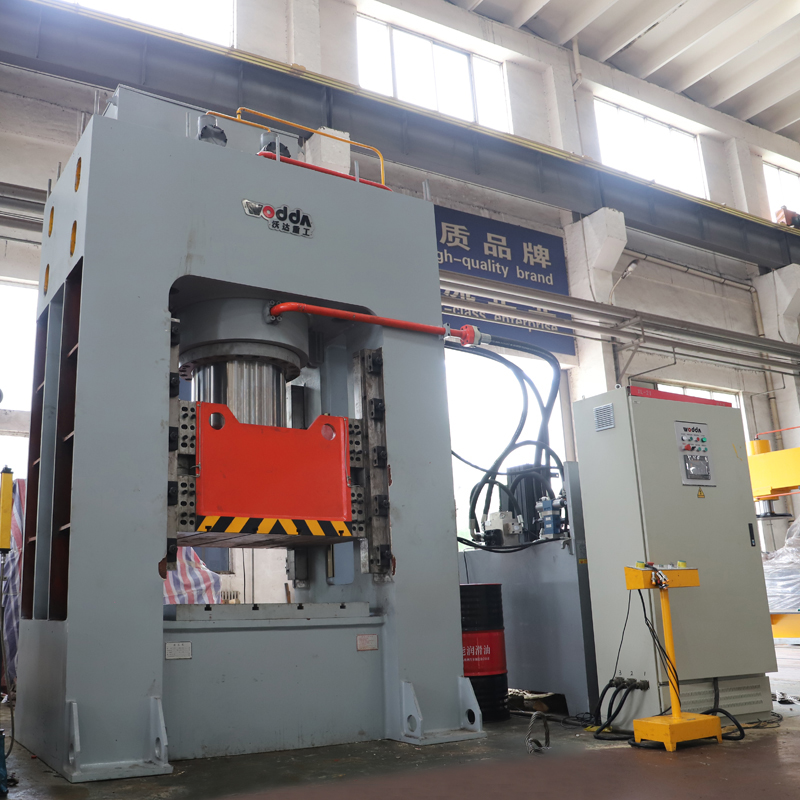 礦(kuang)用W型鋼帶沖壓成(chéng)型液壓機