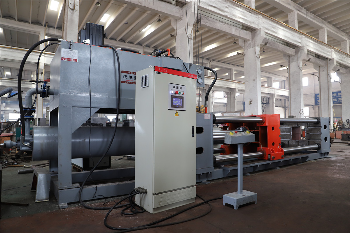 卧式三(san)梁四柱液壓機