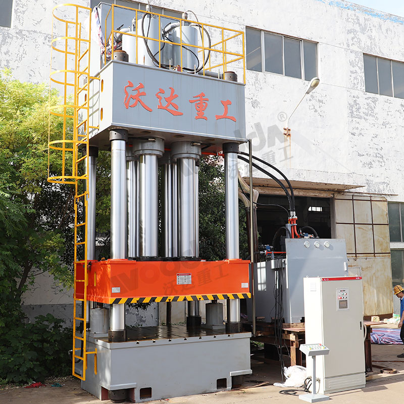 坩(gan)埚成型液壓(yā)機