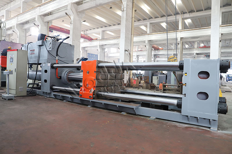 卧式四(si)柱液壓機