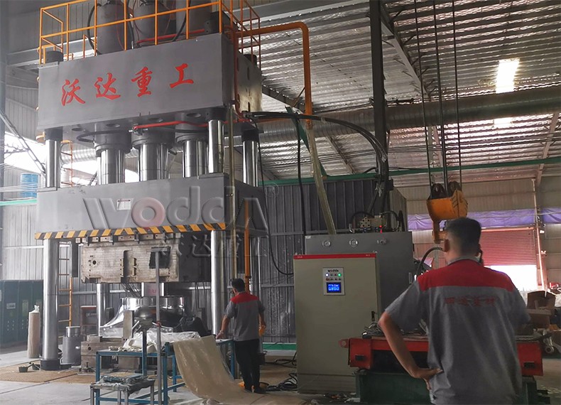 玻璃鋼風(fēng)機成型液(yè)壓機