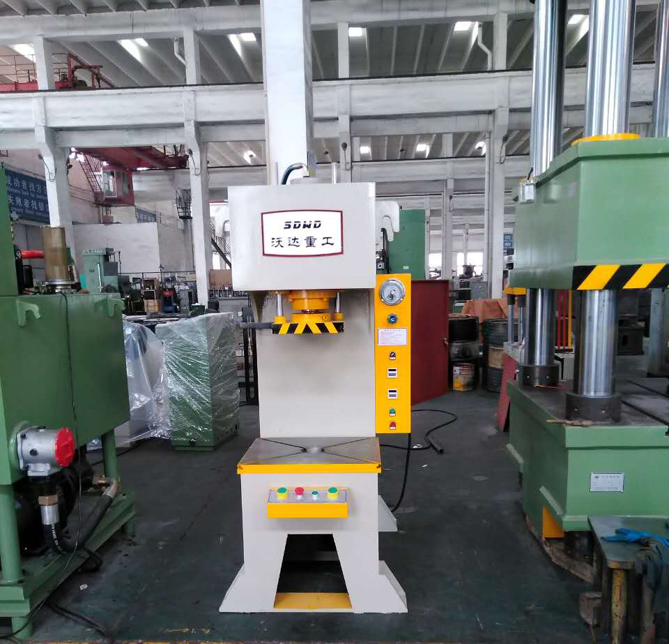 100噸單臂(bì)液壓機 100噸單臂(bì)液壓機