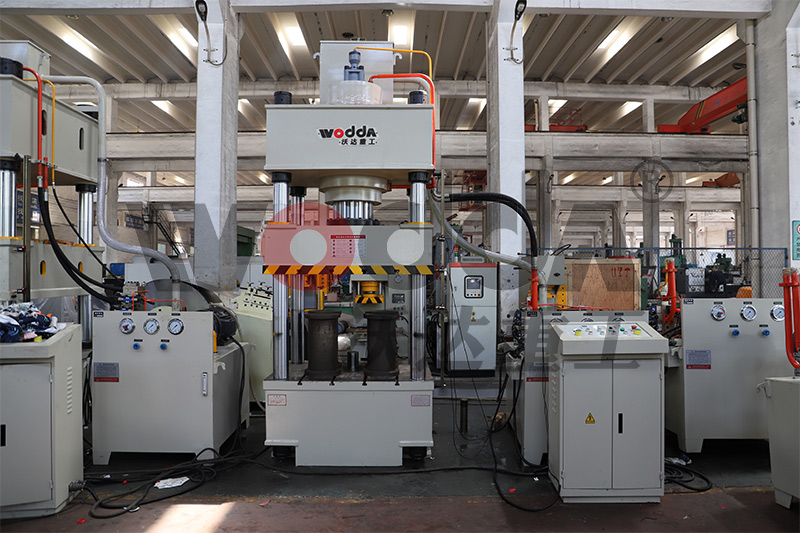 315噸(dūn)四柱液(yè)壓機 315噸(dun)四柱液(yè)壓機