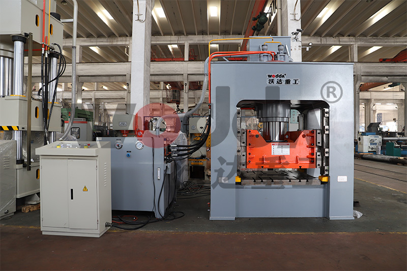 315噸框(kuàng)架液壓(ya)機 315噸框(kuang)架液壓(yā)機