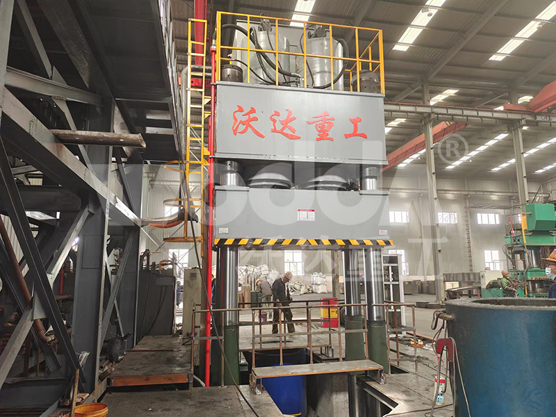 石墨(mò)坩埚液壓機 石(shí)墨坩埚液壓機(ji)