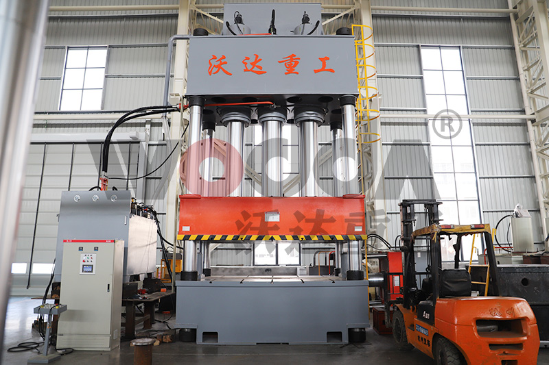 玻璃(lí)鋼汽車(chē)防撞梁(liáng)模壓液(ye)壓機 玻(bo)璃鋼汽(qi)車防撞(zhuàng)梁模壓(yā)液壓機(jī)