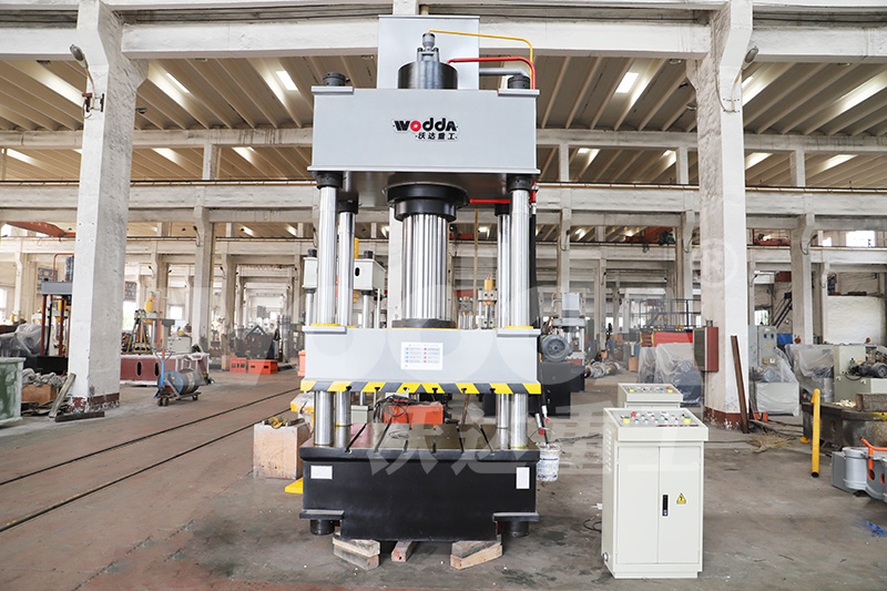 315噸(dun)四柱液壓機價格(ge) 315噸四柱液壓機價(jià)格