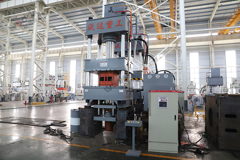 315噸不鏽鋼拉(la)伸液壓機 315噸不(bú)鏽鋼拉伸液壓(ya)機