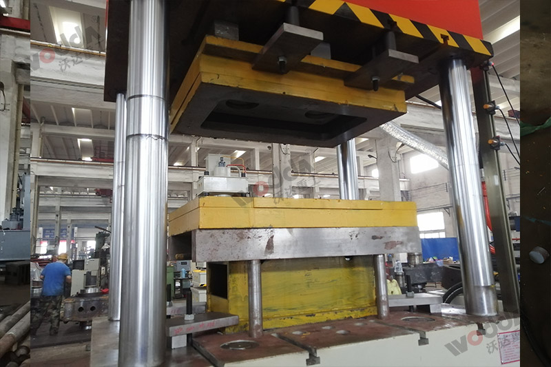 不鏽鋼托(tuō)盤拉伸液(yè)壓機 不鏽(xiu)鋼托盤拉(la)伸液壓機(jī)