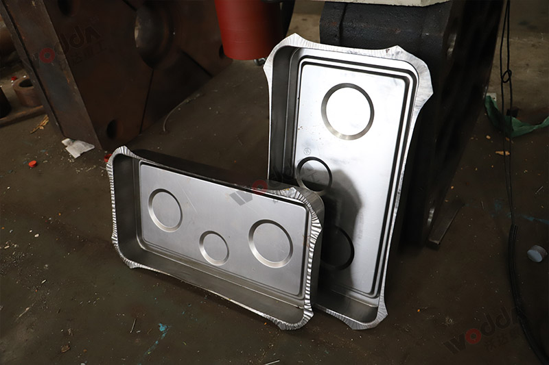 不鏽鋼托(tuo)盤拉伸液(ye)壓機 不鏽(xiù)鋼托盤拉(lā)伸液壓機(ji)