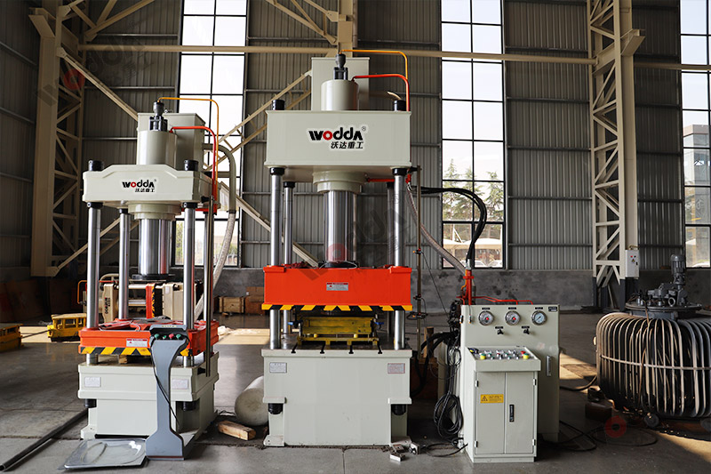 200噸(dun)不鏽鋼蓋成型液(ye)壓機 200噸不鏽鋼蓋(gai)成型液壓機