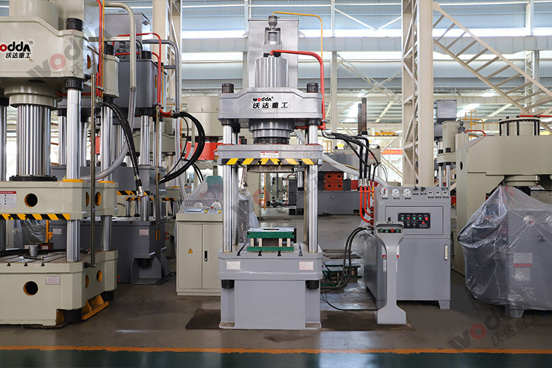 200噸五金配件成型(xing)液壓機 200噸五金配(pèi)件成型液壓機