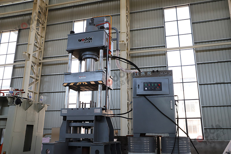 200噸輪毂拉伸成(cheng)型液壓機 200噸輪毂(gu)拉伸成型液壓機(ji)