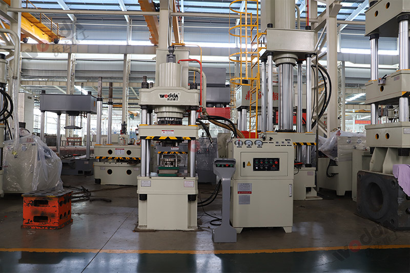 200噸不鏽鋼(gang)蓋拉伸液壓(yā)機 200噸不鏽鋼(gāng)蓋拉伸液壓(ya)機