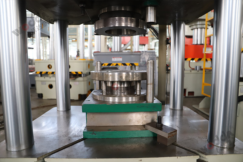 拉(lā)伸液壓機模(mo)具 拉伸液壓(ya)機模具