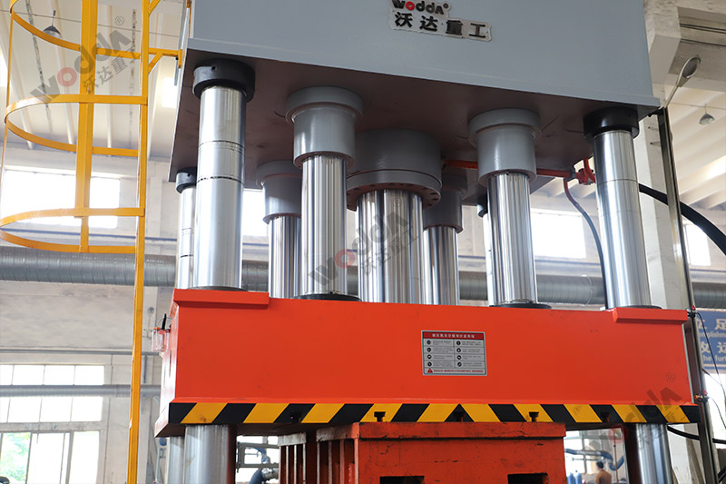 快速(su)封頭液壓機_1000噸封(feng)頭拉伸機 快速封(fēng)頭液壓機_1000噸封頭(tou)拉伸機