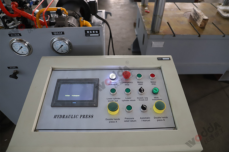 250噸(dun)拉伸機控制(zhi)台 250噸拉伸機(jī)控制台