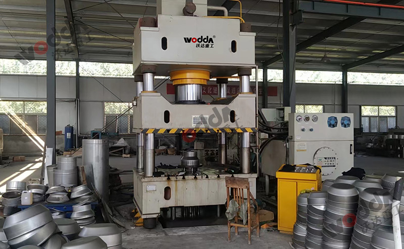 500噸(dūn)不鏽鋼(gāng)封頭拉(la)伸液壓(ya)機 500噸不(bu)鏽鋼封(fēng)頭拉伸(shēn)液壓機(jī)