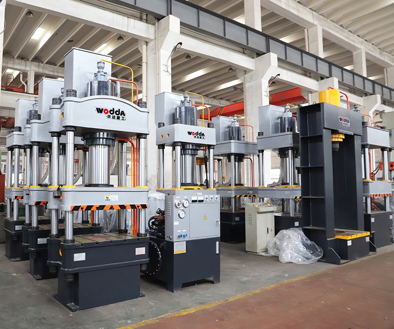 200噸汽車配件拉(lā)伸液壓機 200噸汽(qì)車配件拉伸液(ye)壓機