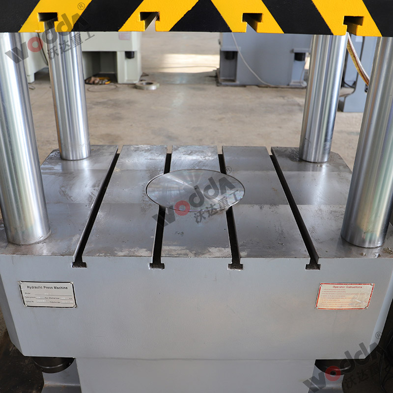 315噸拉伸液(yè)壓機工作(zuo)台 315噸拉伸(shen)液壓機工(gōng)作台