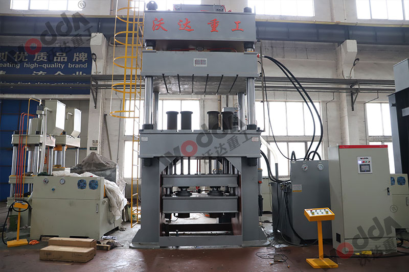 不鏽鋼(gāng)托盤拉伸(shēn)液壓機 不(bu)鏽鋼托盤(pan)拉伸液壓(yā)機